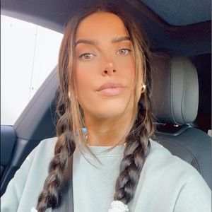 Meet your Posher, Ava